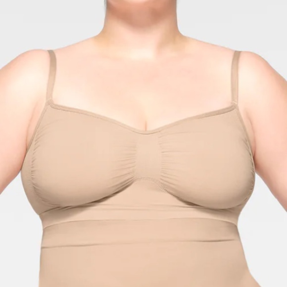 SKIMS
Seamless Sculpt Sculpting bra
